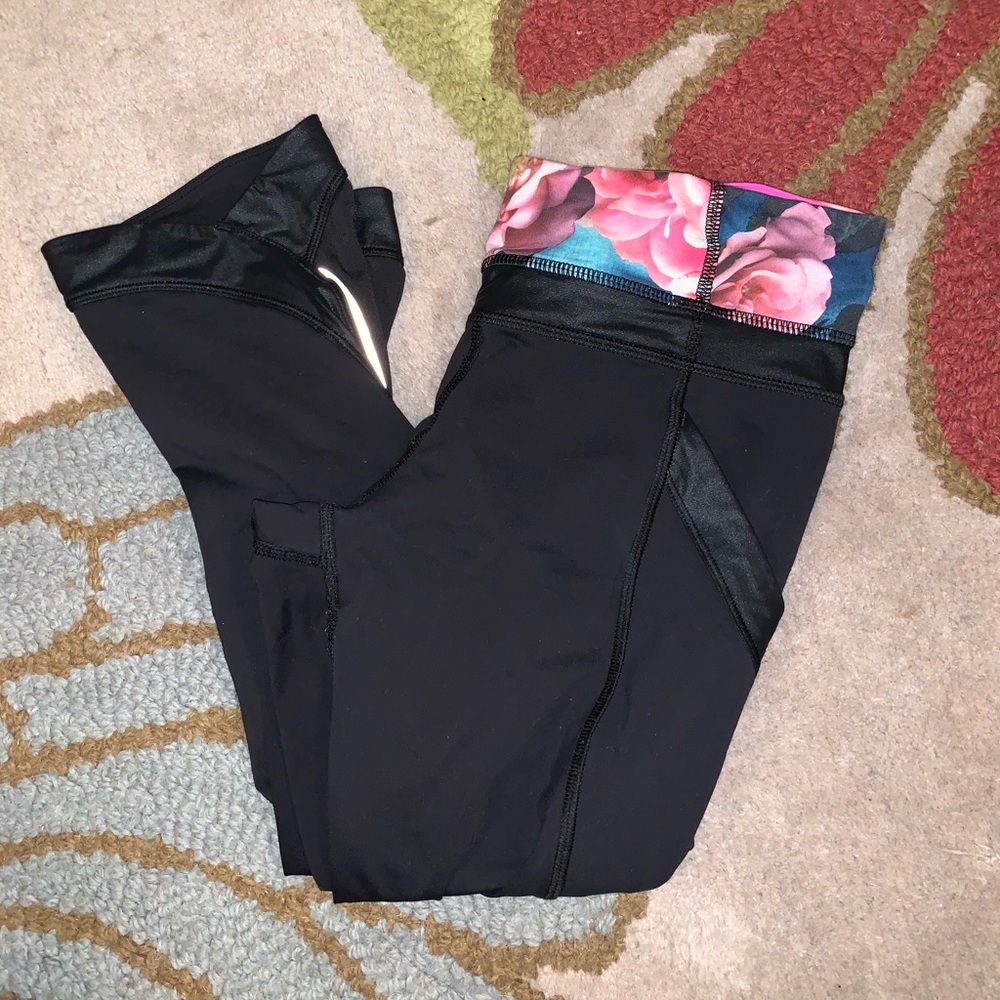 lululemon leggings (size 6) w/ floral waist